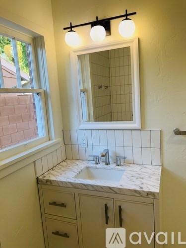 514 West Turney Avenue 2 Beds Single Family Home for Rent - Photo Gallery 4