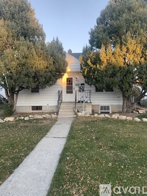 355 North Cheyenne Street 3 Beds Apartment for Rent