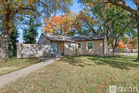 22 E Hawthorne St 3 Beds Single Family Home for Rent - Photo Gallery 1