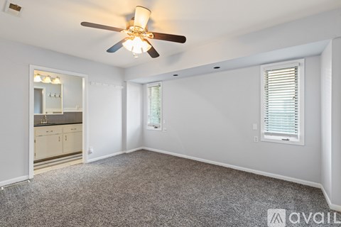 22 E Hawthorne St 3 Beds Single Family Home for Rent - Photo Gallery 24