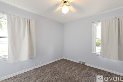 22 E Hawthorne St 3 Beds Single Family Home for Rent - Photo Gallery 32