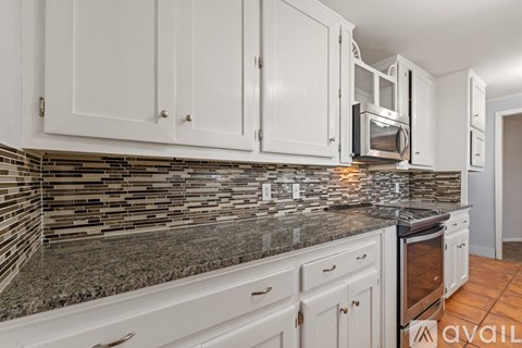 22 E Hawthorne St 3 Beds Single Family Home for Rent - Photo Gallery 37