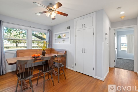 22 E Hawthorne St 3 Beds Single Family Home for Rent - Photo Gallery 5