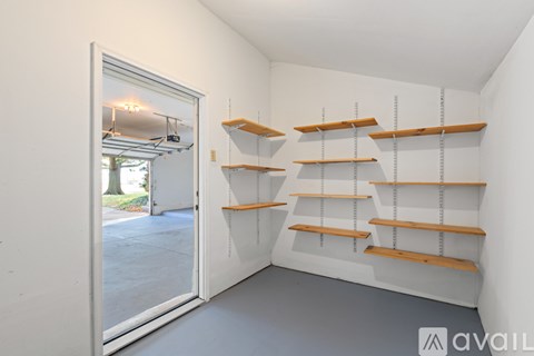 22 E Hawthorne St 3 Beds Single Family Home for Rent - Photo Gallery 41