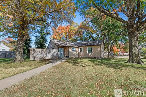 22 E Hawthorne St 3 Beds Single Family Home for Rent - Photo Gallery 42