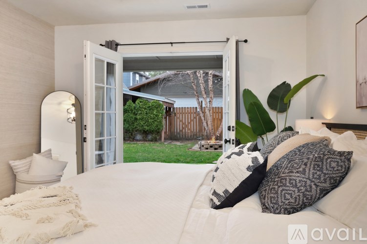 417 S Dollar St 3 Beds Single Family Home for Rent - Photo Gallery 11