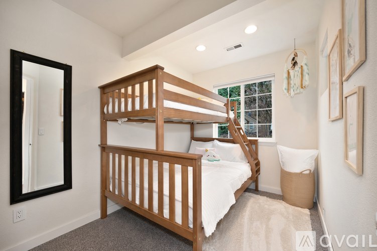 417 S Dollar St 3 Beds Single Family Home for Rent - Photo Gallery 7