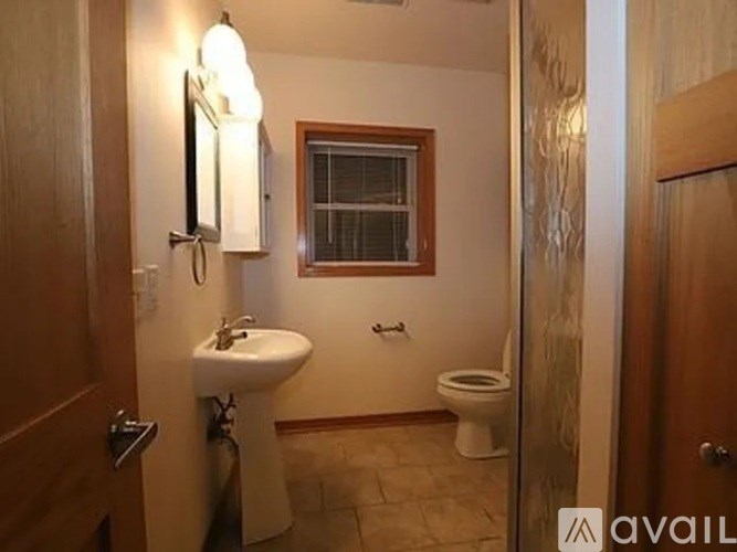 520 South Park Street 3 Beds Apartment for Rent - Photo Gallery 2