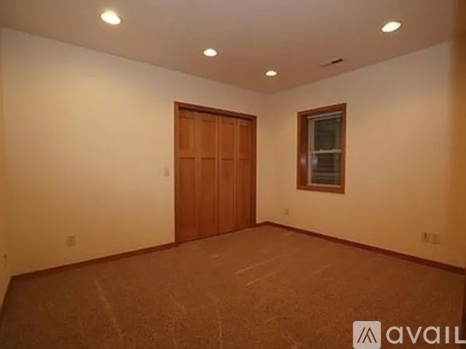 520 South Park Street 3 Beds Apartment for Rent - Photo Gallery 3