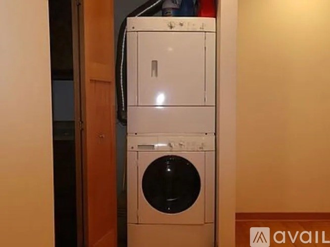 520 South Park Street 3 Beds Apartment for Rent - Photo Gallery 4