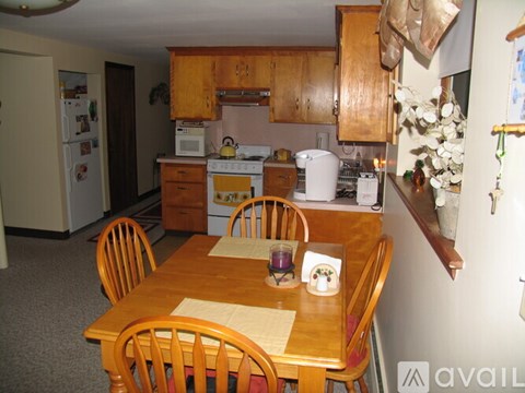178 B Broadway St 1 Bed Apartment for Rent - Photo Gallery 2