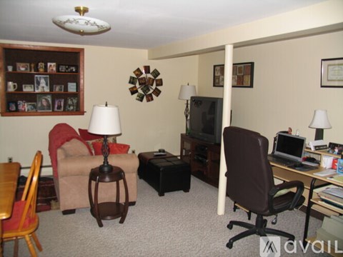 178 B Broadway St 1 Bed Apartment for Rent - Photo Gallery 3