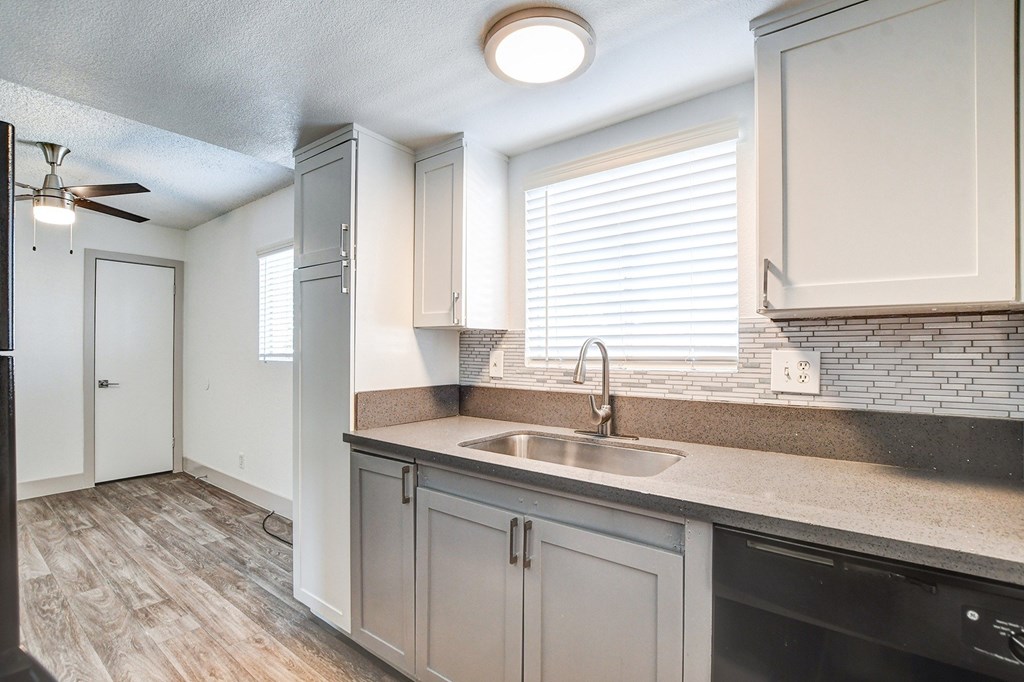 2635 Karen Ct Studio-2 Beds Conventional, Conventional, Conventional, Conventional, Conventional, Conventional for Rent - Photo Gallery 36