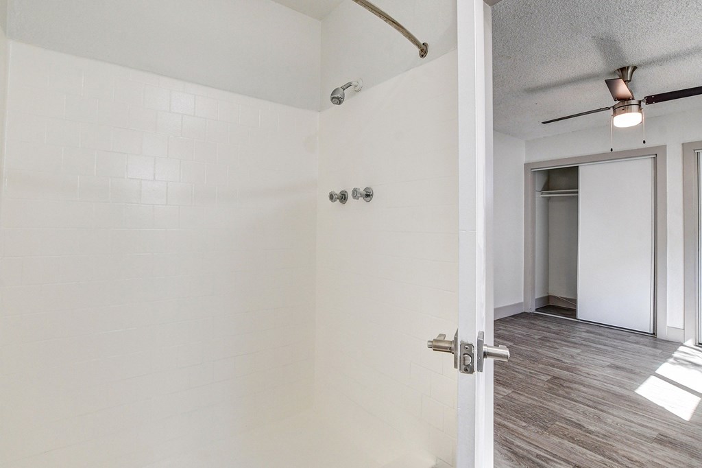 2635 Karen Ct Studio-2 Beds Conventional, Conventional, Conventional, Conventional, Conventional, Conventional for Rent - Photo Gallery 49