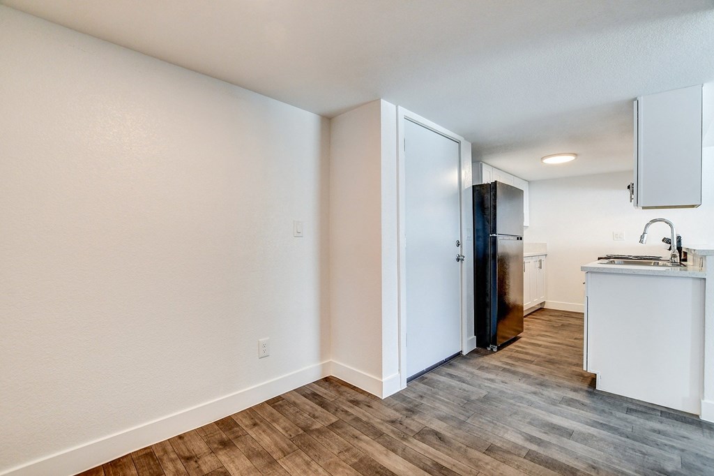 2635 Karen Ct Studio-2 Beds Conventional, Conventional, Conventional, Conventional, Conventional, Conventional for Rent - Photo Gallery 53