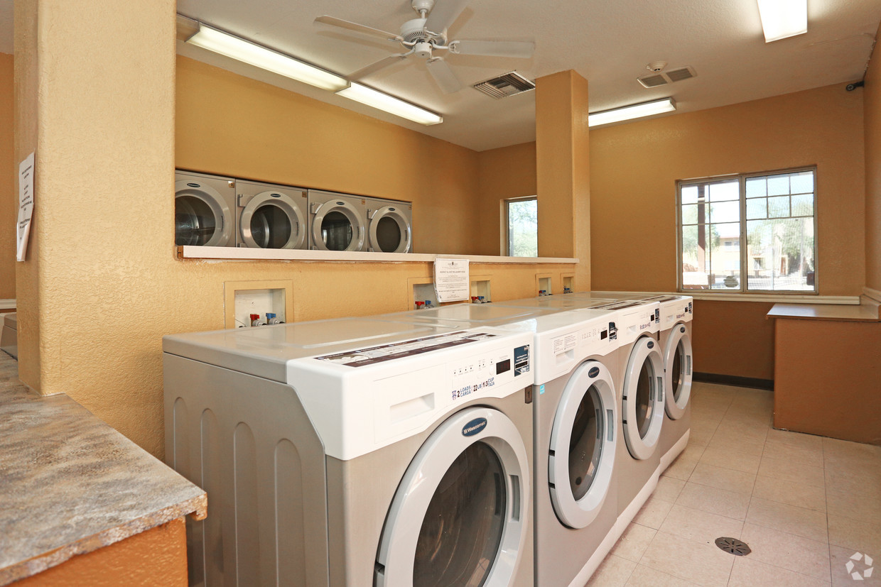 Agave Court Apartments, 125 N. 18th St., Phoenix, AZ - RENTCafé