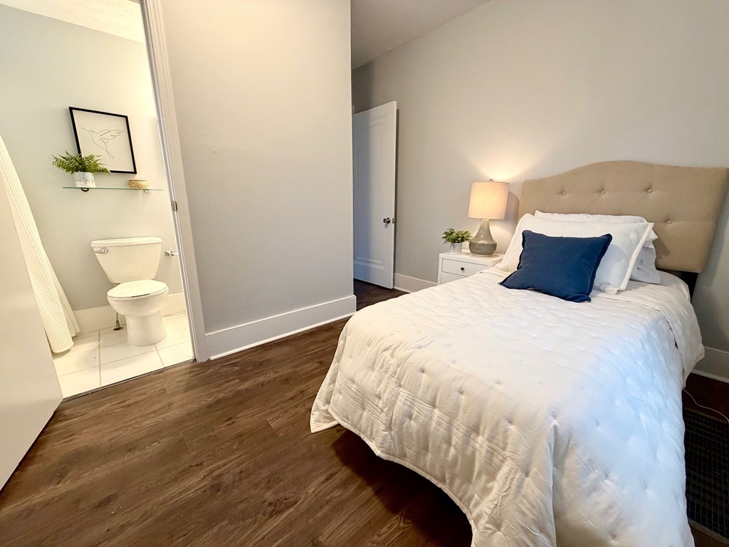 2707 Cleveland Blvd 3 Beds House for Rent - Photo Gallery 5