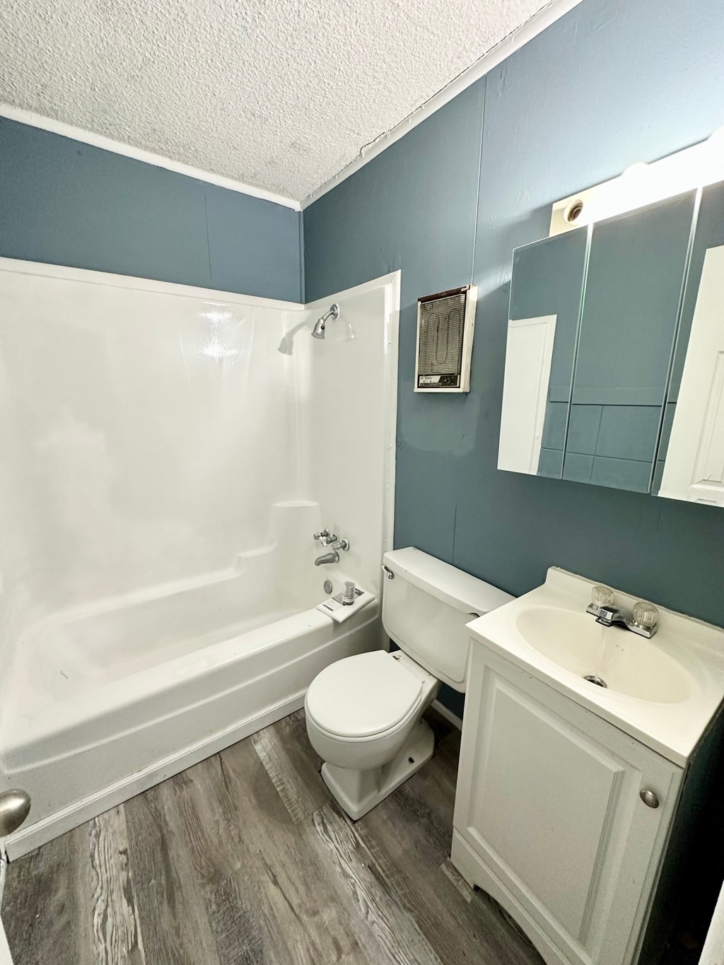 123 Town Homes Dr. 4 Beds House for Rent - Photo Gallery 3