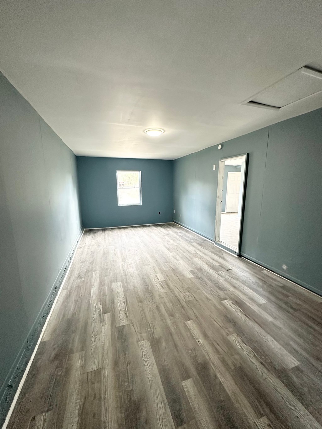 123 Town Homes Dr. 4 Beds House for Rent - Photo Gallery 4