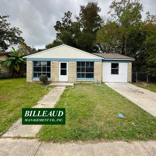 123 Town Homes Dr. 4 Beds House for Rent - Photo Gallery 1