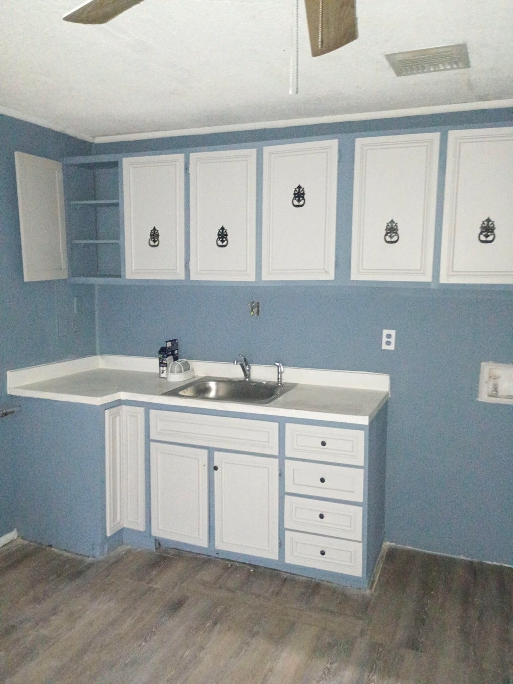 123 Town Homes Dr. 4 Beds House for Rent - Photo Gallery 2