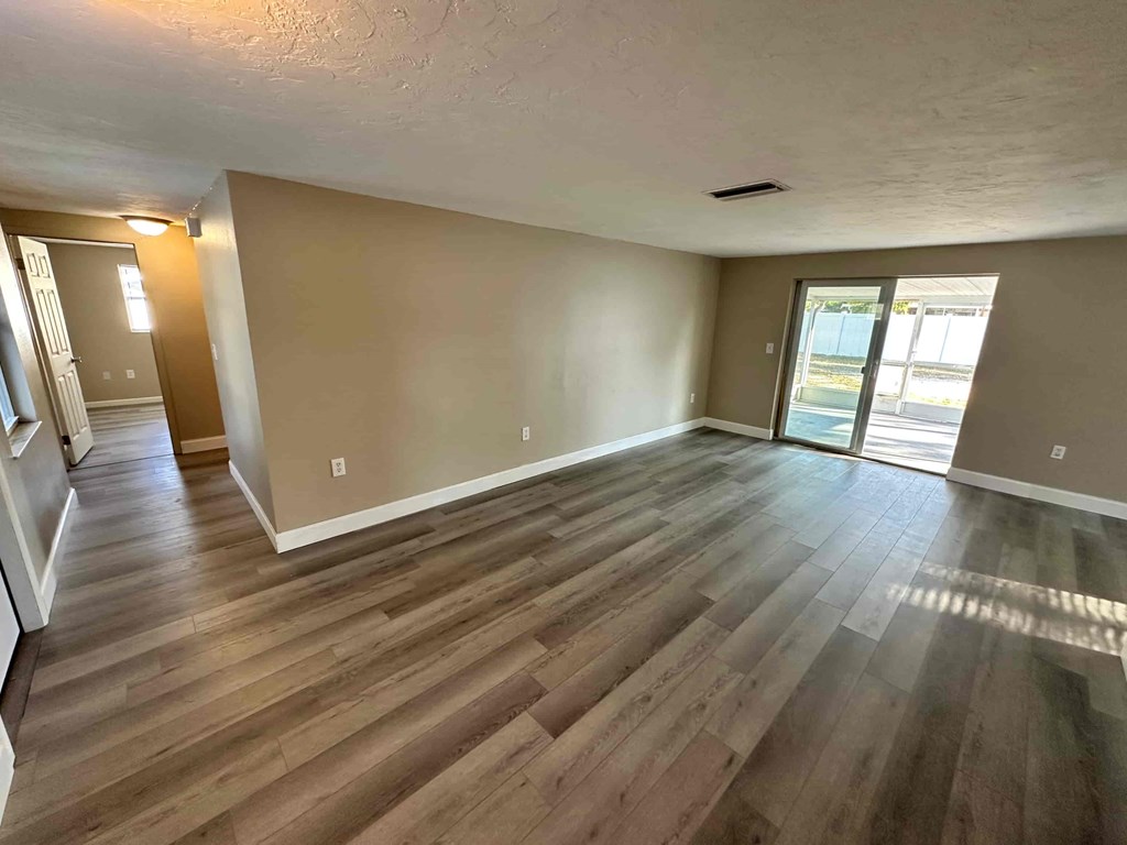 6213 33rd Avenue Circle West 3 Beds House for Rent - Photo Gallery 3