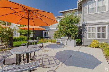 Picnic Tables & Grill | Seville at Mace Ranch in Davis CA - Photo Gallery 23