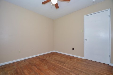 5515 Flamingo 3 Beds Apartment for Rent