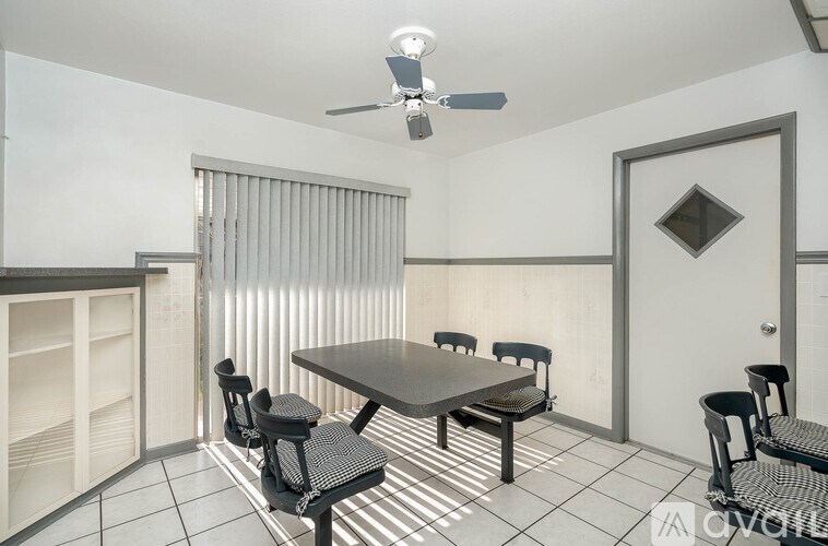 2908 Ivy St 3 Beds Single Family Home for Rent - Photo Gallery 3