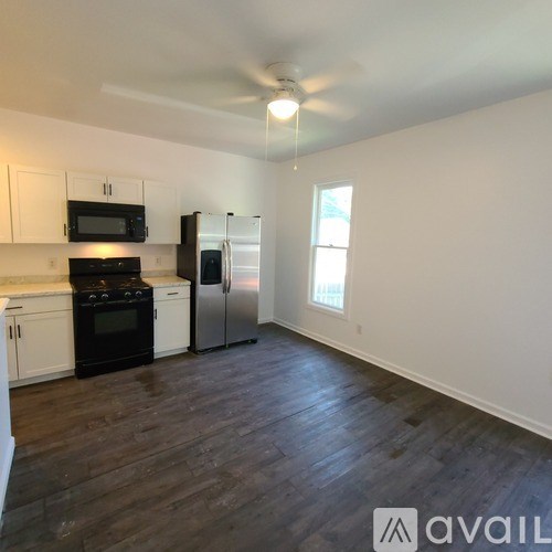 309 Lake St 3 Beds Townhouse for Rent - Photo Gallery 7