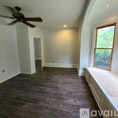 309 Lake St 3 Beds Townhouse for Rent - Photo Gallery 10