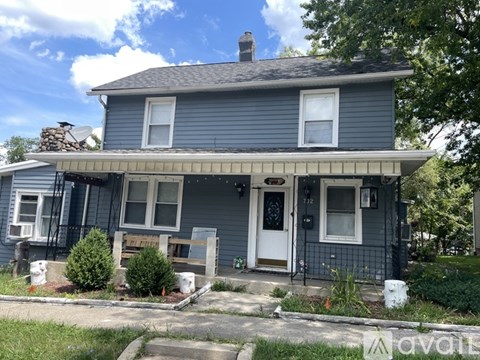 702 W Joliet St 2 Beds Apartment for Rent