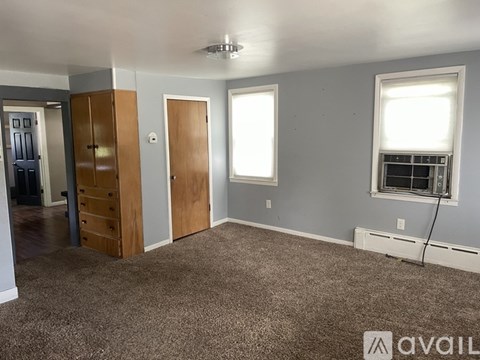 702 W Joliet St 2 Beds Single Family Home for Rent - Photo Gallery 2