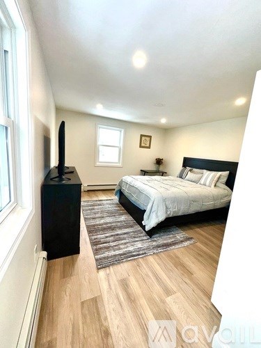 784 Dix Street 2 Beds Apartment for Rent