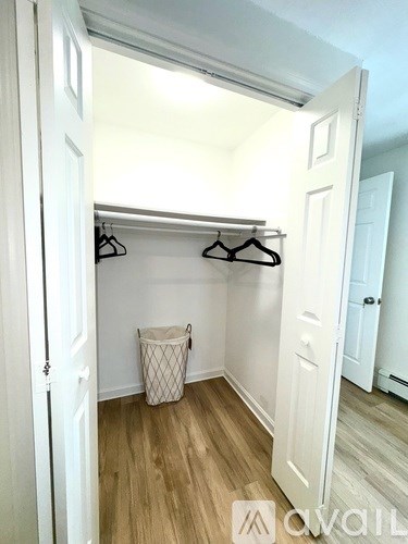 784 Dix Street 2 Beds Apartment for Rent - Photo Gallery 2