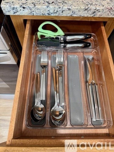 784 Dix Street 2 Beds Apartment for Rent - Photo Gallery 14