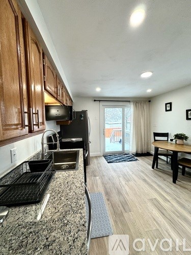 784 Dix Street 2 Beds Apartment for Rent - Photo Gallery 8