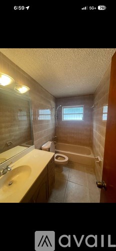 2936 Southwest 11th Street 1 Bed Townhouse for Rent - Photo Gallery 4