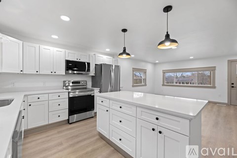 7600 Rustic Ln 2 Beds Single Family Home for Rent - Photo Gallery 3