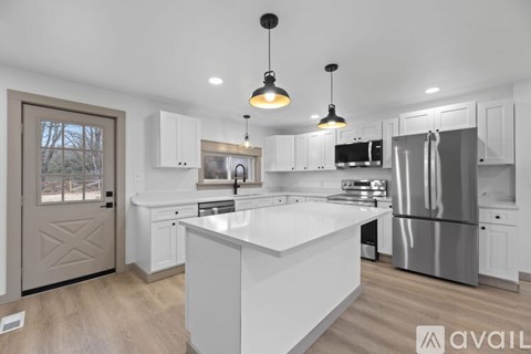 7600 Rustic Ln 2 Beds Single Family Home for Rent - Photo Gallery 6