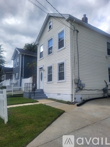 1010 58th Avenue 2 Beds Single Family Home for Rent - Photo Gallery 3