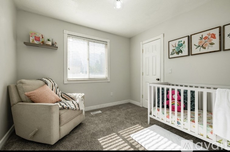 7544 South 2020 East 4 Beds Single Family Home for Rent - Photo Gallery 15