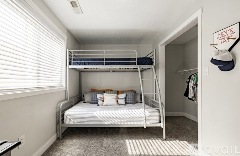 7544 South 2020 East 4 Beds Single Family Home for Rent - Photo Gallery 22