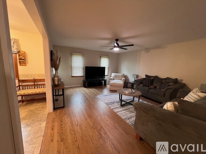 6 Gail Drive 3 Beds Single Family Home for Rent - Photo Gallery 1