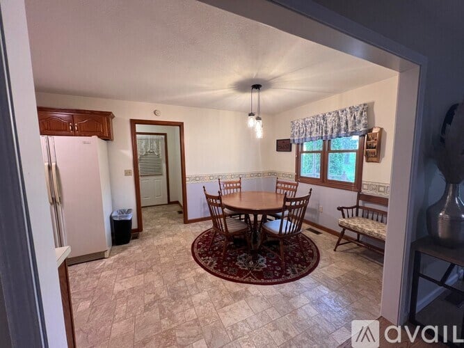 6 Gail Drive 3 Beds Single Family Home for Rent - Photo Gallery 2