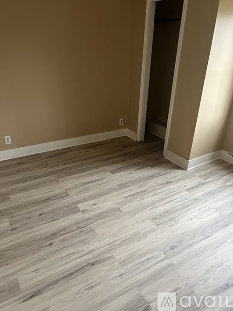 604 E Oak St 2 Beds Single Family Home for Rent - Photo Gallery 2