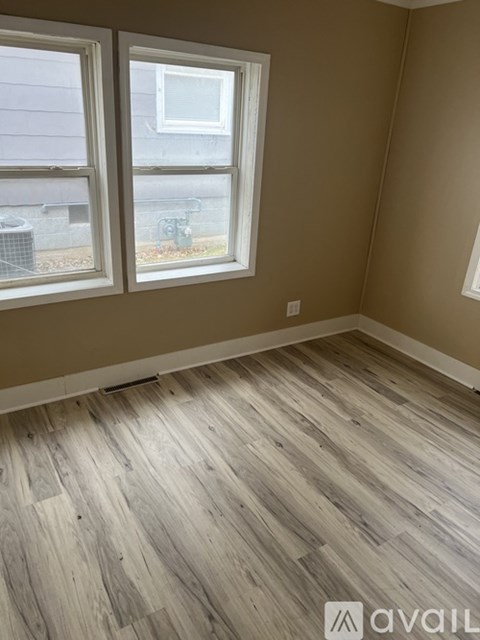 604 E Oak St 2 Beds Single Family Home for Rent - Photo Gallery 10