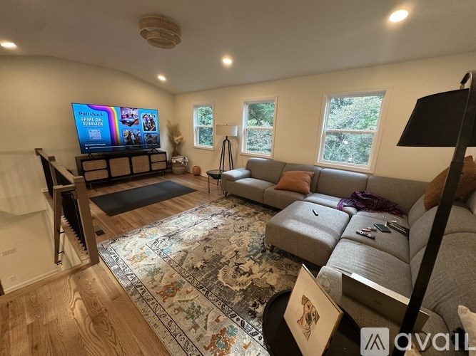 1045 Forrest Boulevard 3 Beds Single Family Home for Rent - Photo Gallery 2