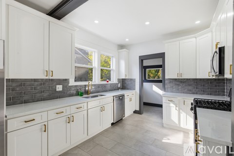 3227 E. 5th Avenue 3 Beds Single Family Home for Rent - Photo Gallery 12