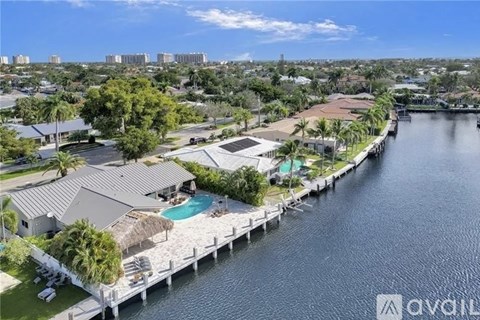 2830 Northeast 55Th Street 3 Beds Apartment for Rent